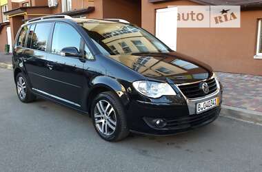Минивэн Volkswagen Touran 2007 в Киеве