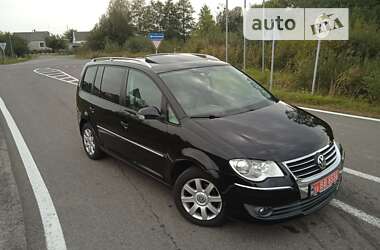 Минивэн Volkswagen Touran 2008 в Луцке