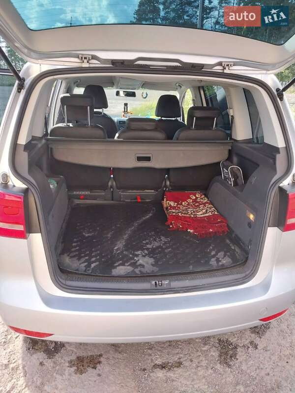 Микровэн Volkswagen Touran 2013 в Чуднове