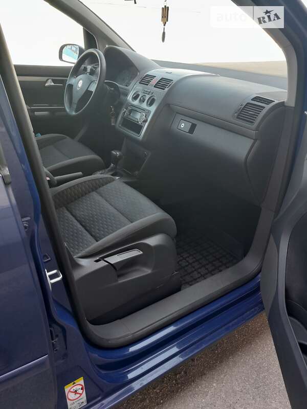Минивэн Volkswagen Touran 2008 в Киеве