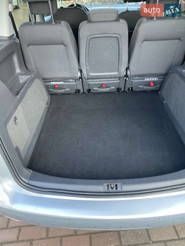 Микровэн Volkswagen Touran 2013 в Мукачево