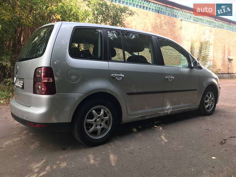 Минивэн Volkswagen Touran 2007 в Житомире