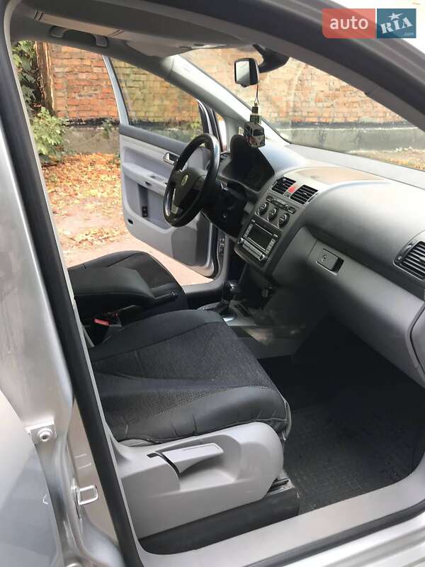 Минивэн Volkswagen Touran 2007 в Житомире