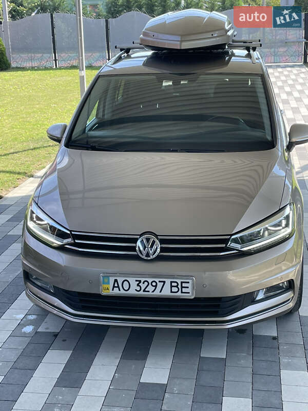 Микровэн Volkswagen Touran 2015 в Виноградове