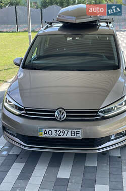 Микровэн Volkswagen Touran 2015 в Виноградове