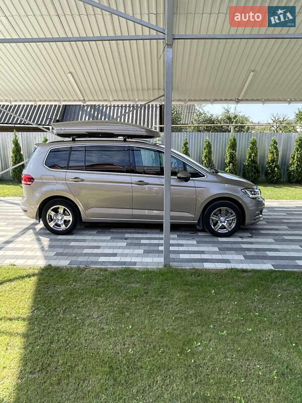 Микровэн Volkswagen Touran 2015 в Виноградове