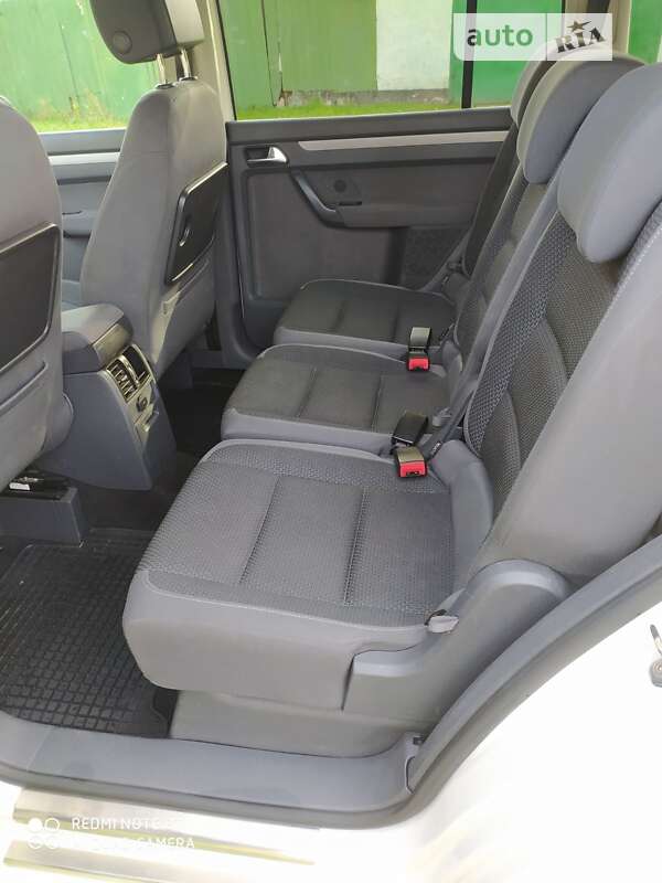 Мікровен Volkswagen Touran 2012 в Дніпрі
