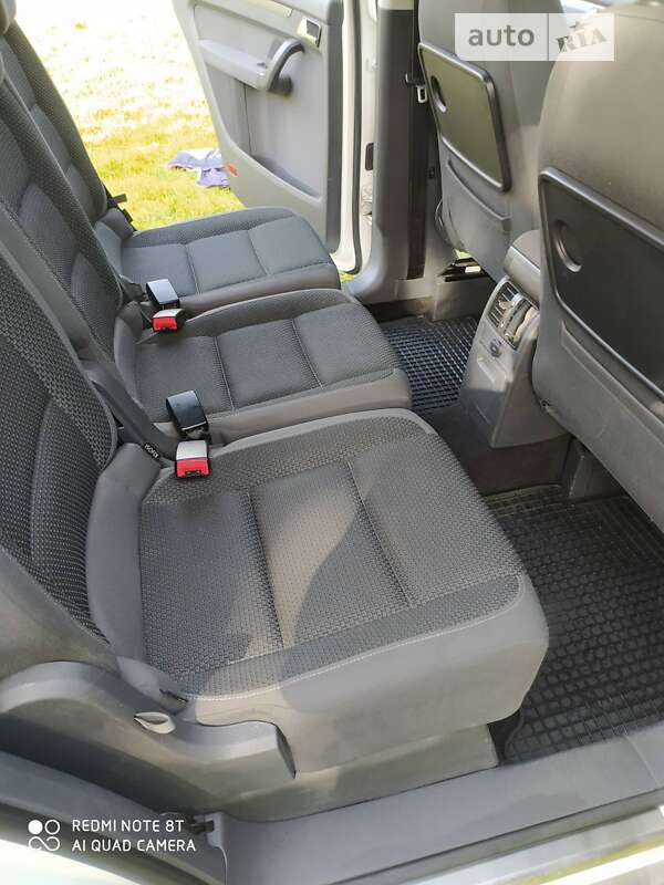 Мікровен Volkswagen Touran 2012 в Дніпрі