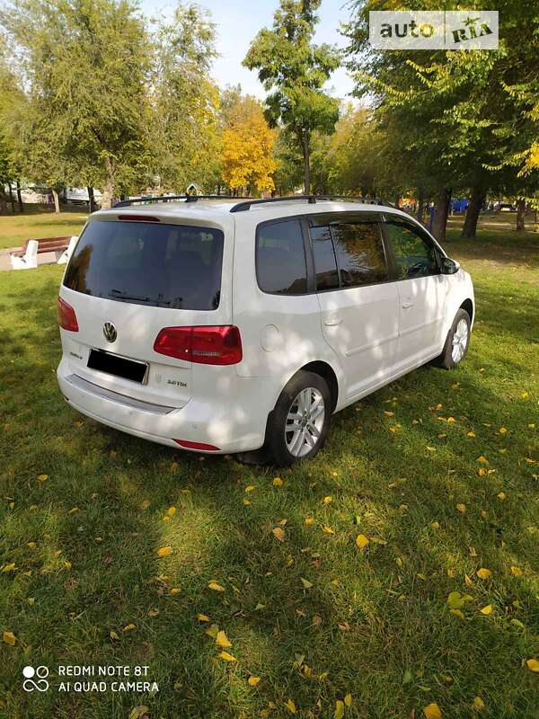 Мікровен Volkswagen Touran 2012 в Дніпрі
