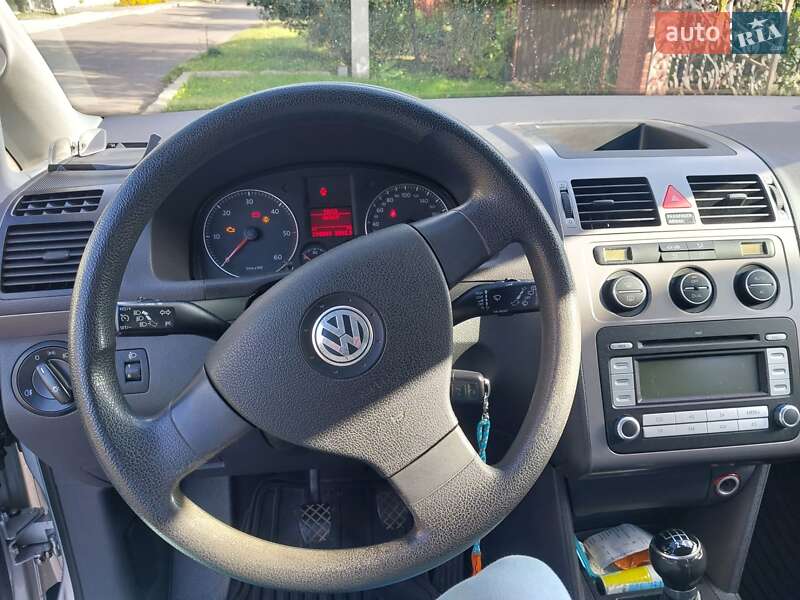 Минивэн Volkswagen Touran 2008 в Нововолынске
