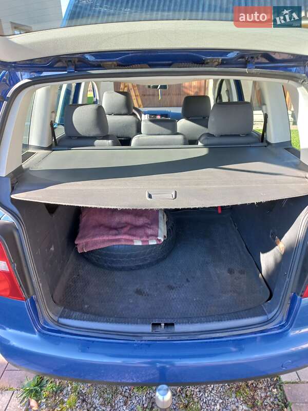 Мінівен Volkswagen Touran 2004 в Коломиї