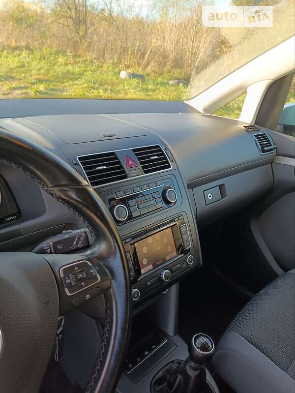 Микровэн Volkswagen Touran 2011 в Львове фото 26 Микровэн Volkswagen Touran 2011 в Львове