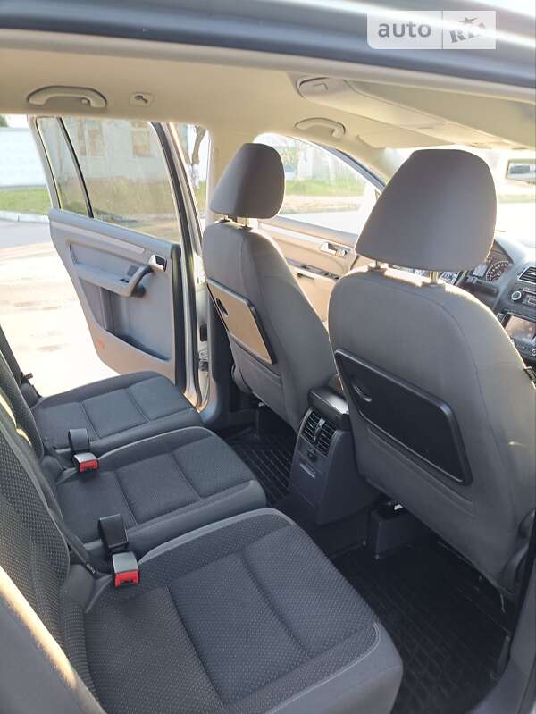 Микровэн Volkswagen Touran 2011 в Львове фото 30 Микровэн Volkswagen Touran 2011 в Львове
