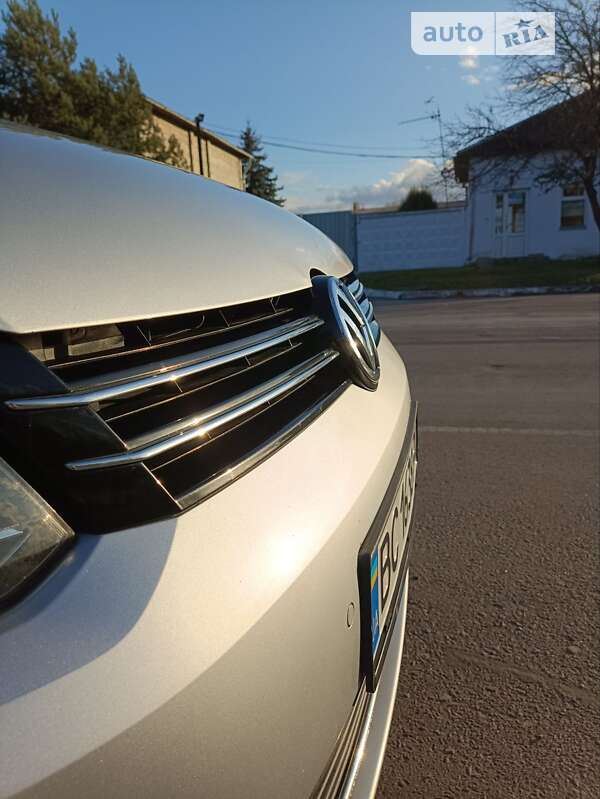 Микровэн Volkswagen Touran 2011 в Львове фото 41 Микровэн Volkswagen Touran 2011 в Львове