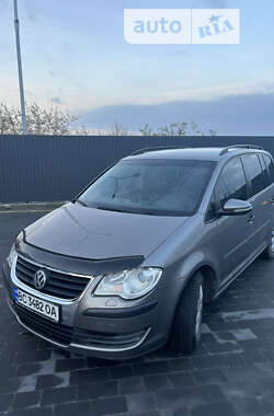 Минивэн Volkswagen Touran 2010 в Львове