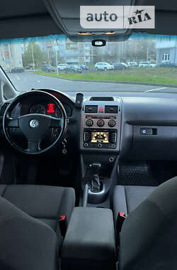 Минивэн Volkswagen Touran 2010 в Львове