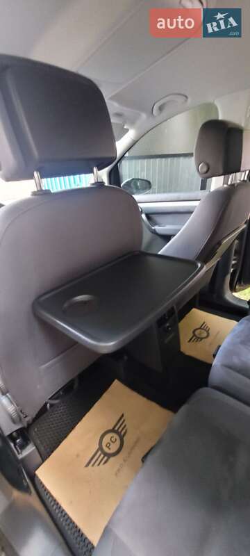 Микровэн Volkswagen Touran 2014 в Черновцах