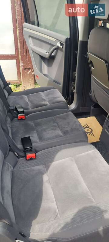 Микровэн Volkswagen Touran 2014 в Черновцах