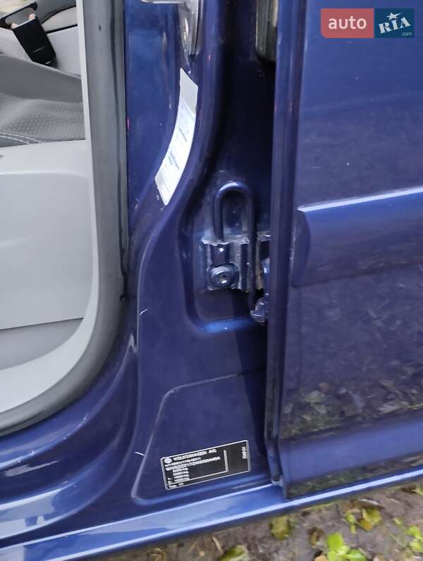 Минивэн Volkswagen Touran 2003 в Мене