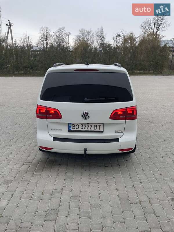 Микровэн Volkswagen Touran 2014 в Борщеве