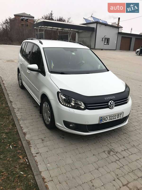 Микровэн Volkswagen Touran 2014 в Борщеве