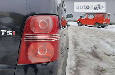 Мінівен Volkswagen Touran 2006 в 