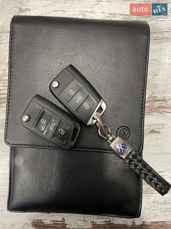 Микровэн Volkswagen Touran 2016 в Каменец-Подольском фото 32 Микровэн Volkswagen Touran 2016 в Каменец-Подольском