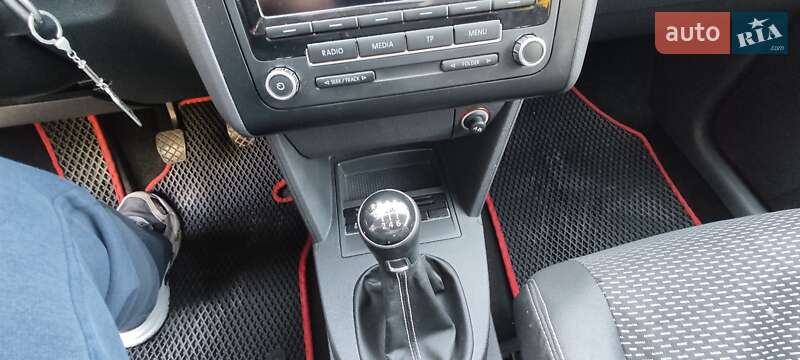 Микровэн Volkswagen Touran 2014 в Каменец-Подольском