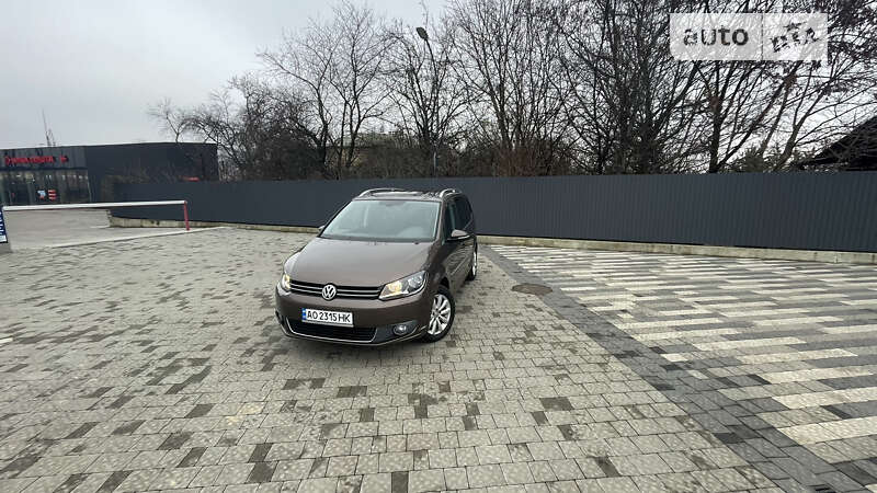 Volkswagen Touran 2011