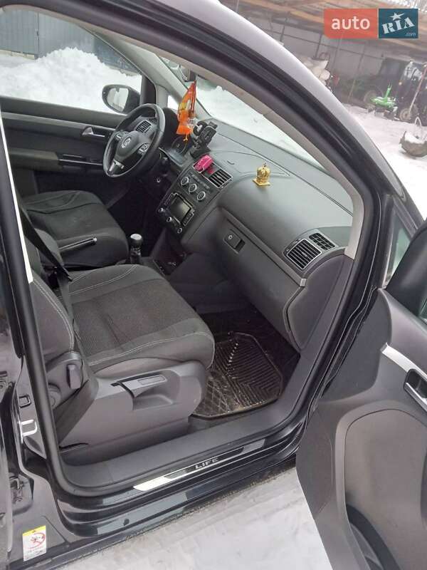 Микровэн Volkswagen Touran 2013 в Камне-Каширском фото 4 Микровэн Volkswagen Touran 2013 в Камне-Каширском