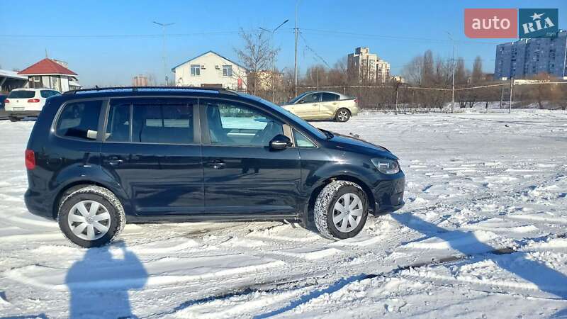Микровэн Volkswagen Touran 2011 в Киеве