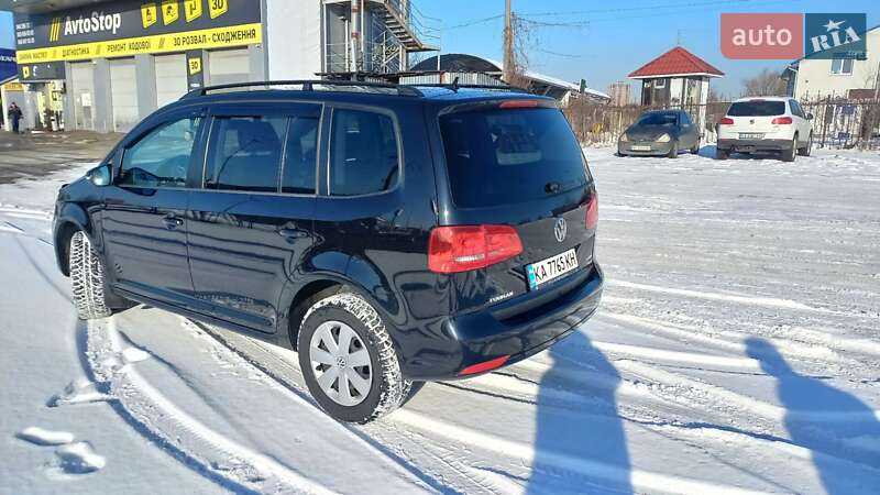 Микровэн Volkswagen Touran 2011 в Киеве