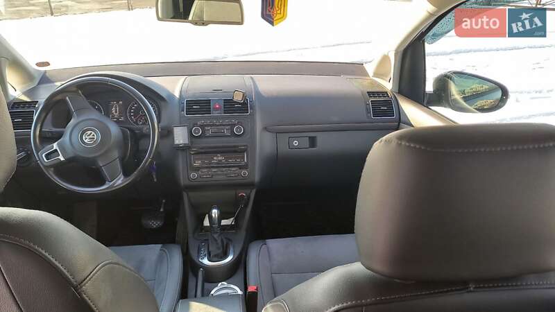 Микровэн Volkswagen Touran 2011 в Киеве