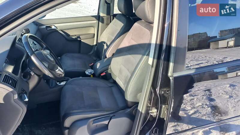 Микровэн Volkswagen Touran 2011 в Киеве