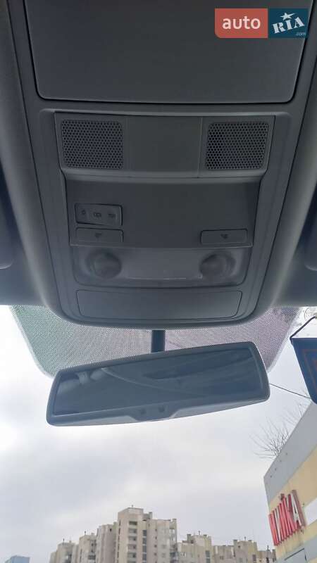 Микровэн Volkswagen Touran 2011 в Киеве