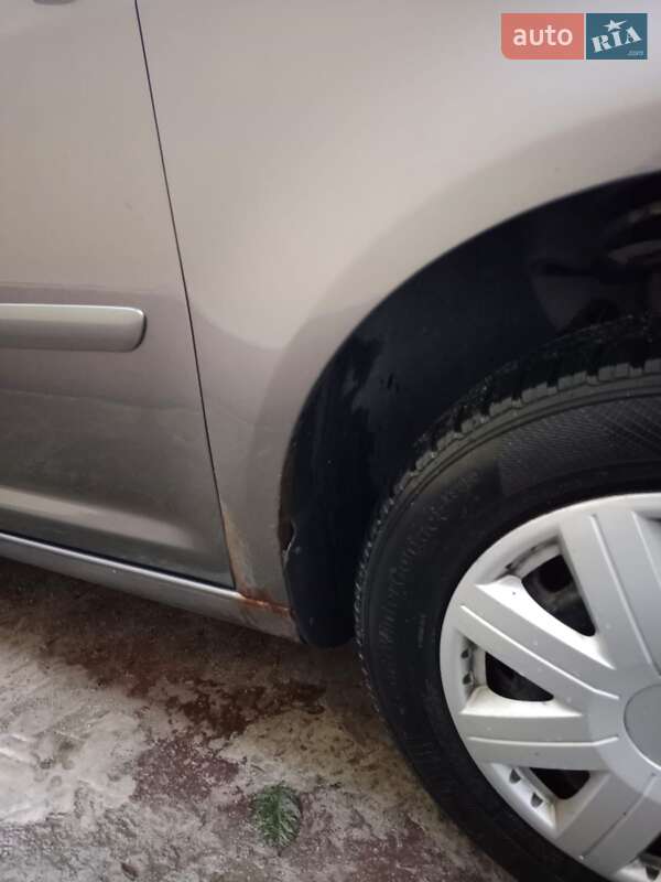 Минивэн Volkswagen Touran 2006 в Днепре