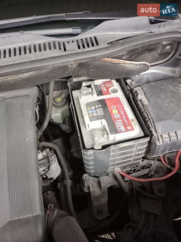 Минивэн Volkswagen Touran 2006 в Днепре