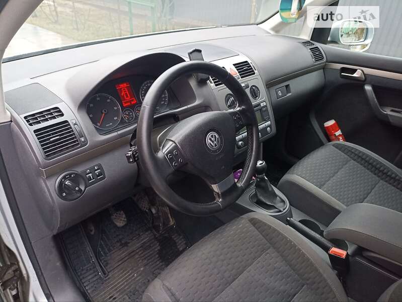 Минивэн Volkswagen Touran 2007 в Киеве