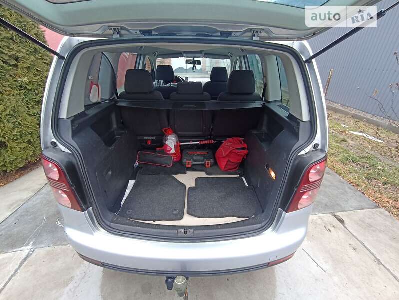 Минивэн Volkswagen Touran 2007 в Киеве