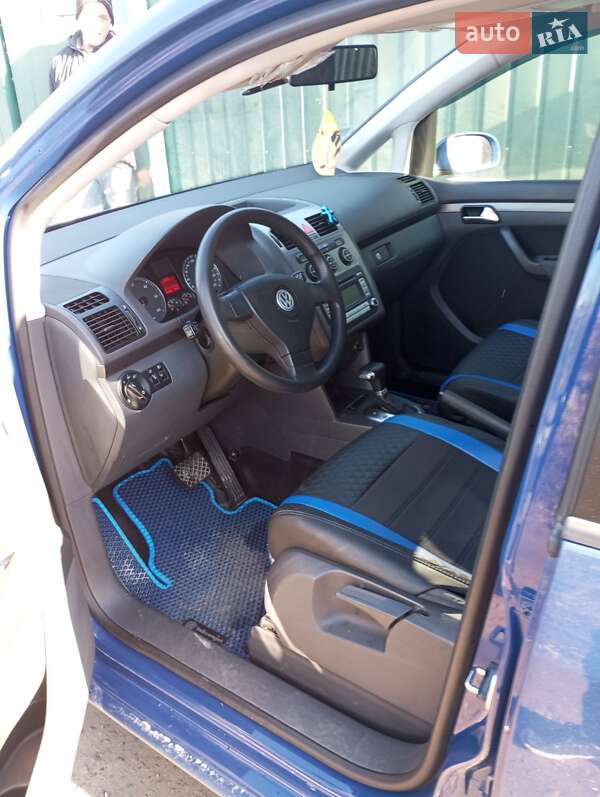 Минивэн Volkswagen Touran 2007 в Черновцах