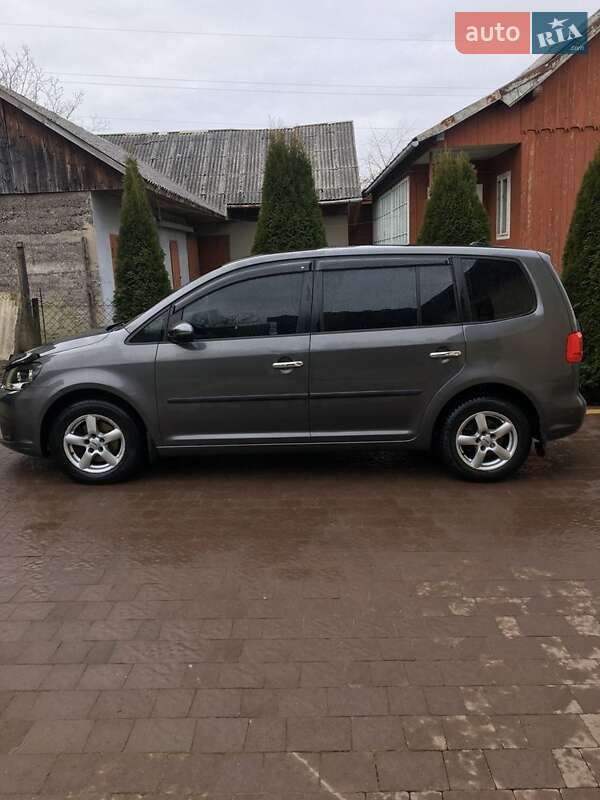 Микровэн Volkswagen Touran 2011 в Львове