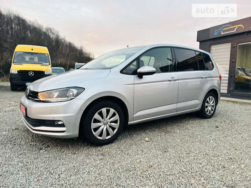 Микровэн Volkswagen Touran 2018 в Иршаве