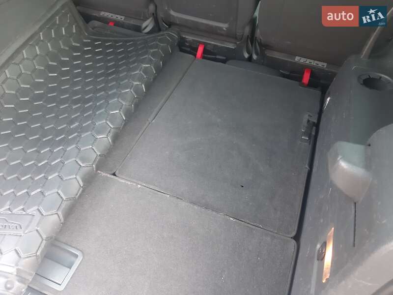 Минивэн Volkswagen Touran 2005 в Ужгороде