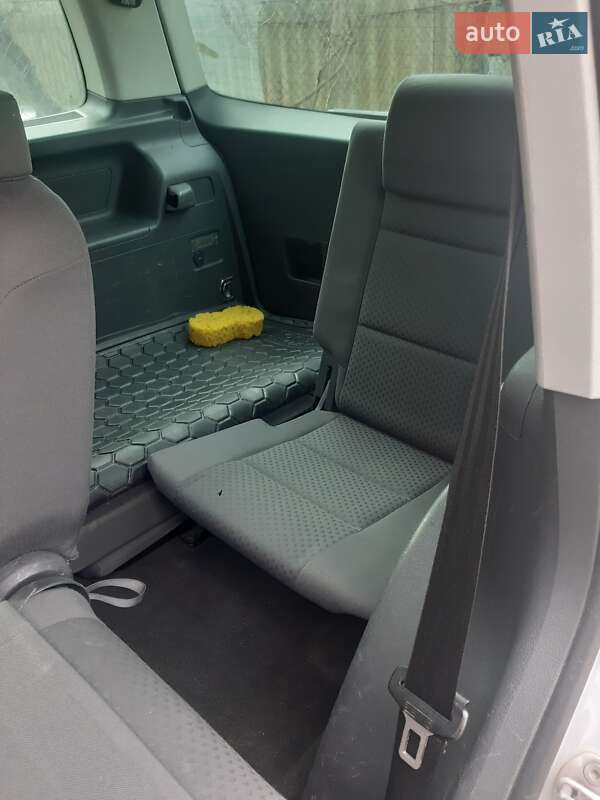 Минивэн Volkswagen Touran 2005 в Ужгороде