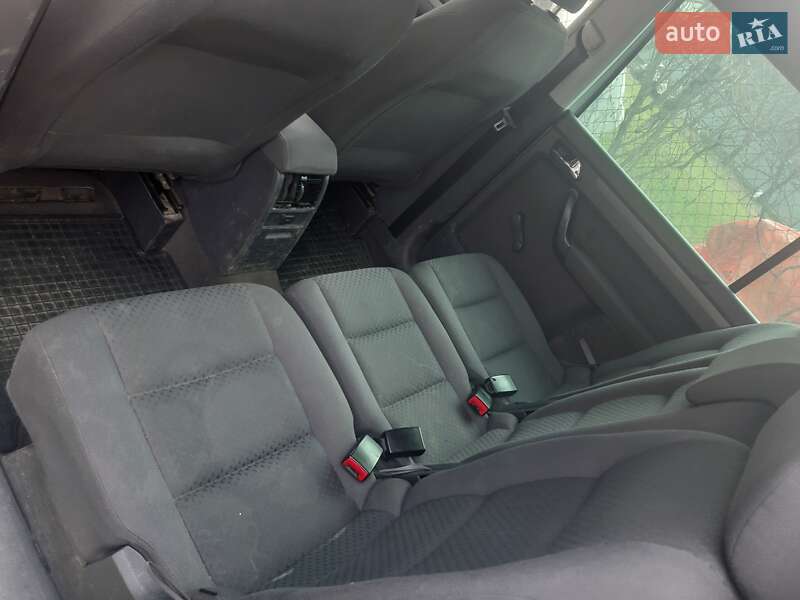 Минивэн Volkswagen Touran 2005 в Ужгороде