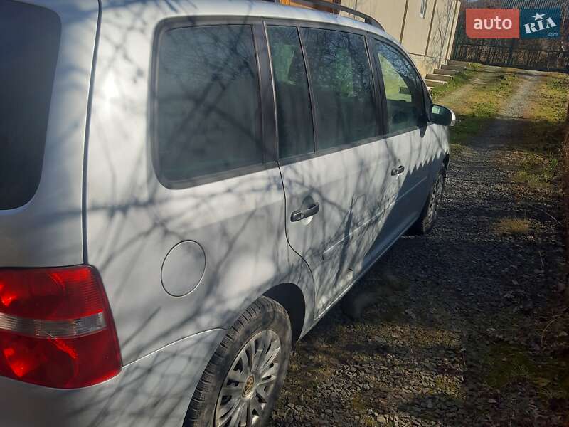 Минивэн Volkswagen Touran 2005 в Ужгороде