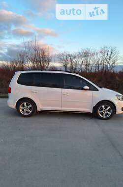 Микровэн Volkswagen Touran 2014 в Хотине