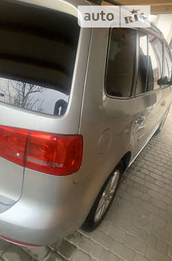 Минивэн Volkswagen Touran 2012 в Стрые