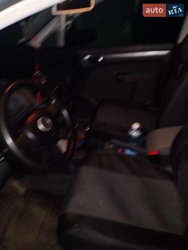 Минивэн Volkswagen Touran 2003 в Полонном