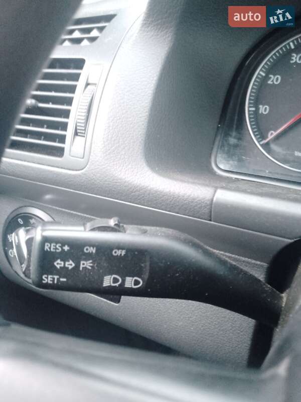 Минивэн Volkswagen Touran 2003 в Полонном